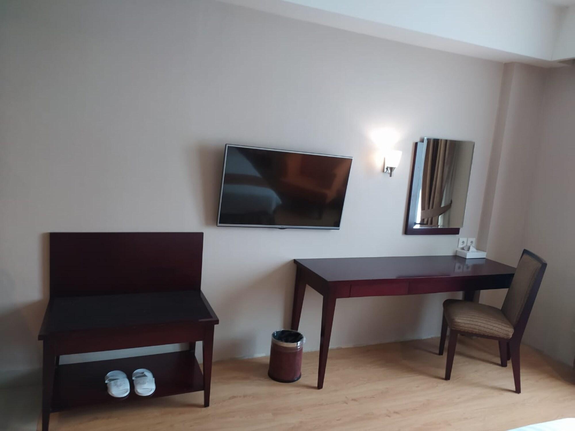 Asialink Premier Karawang Extérieur photo
