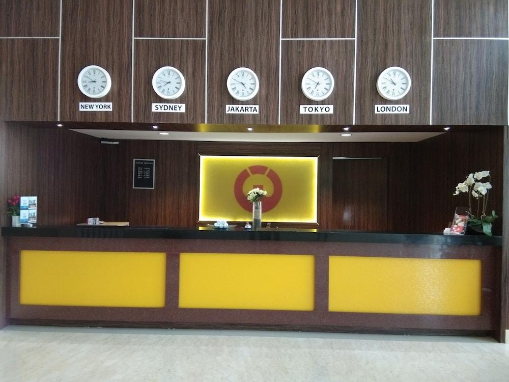 Asialink Premier Karawang Extérieur photo
