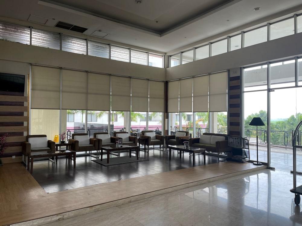 Asialink Premier Karawang Extérieur photo
