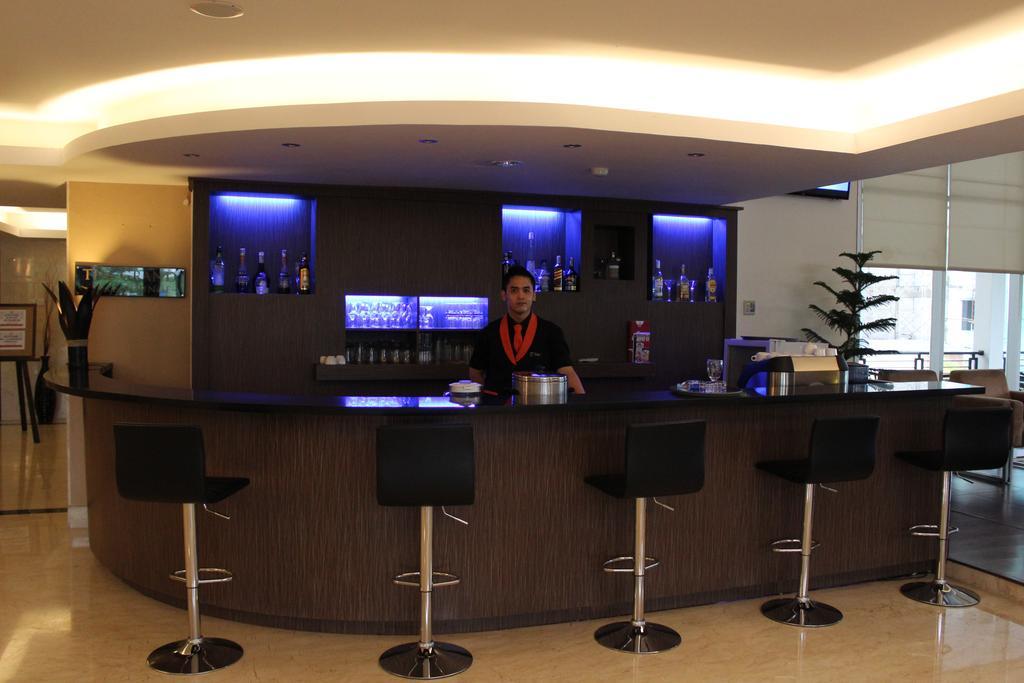 Asialink Premier Karawang Extérieur photo